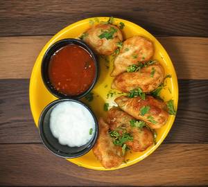 Veg paneer fried momos
