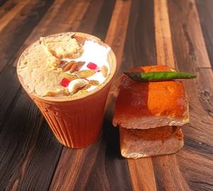 Vada Pav With Kulhad Lassi