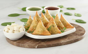 Cheesy Spinach Samosa