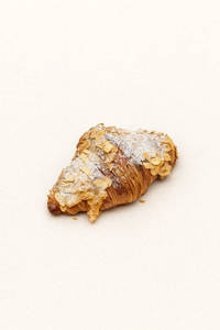 Almond Croissant [312 Kcal, 65 Grams]