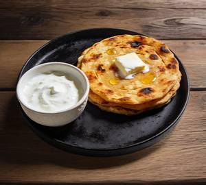 Paneer parantha 2 with dahi and makahan