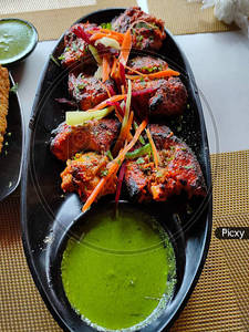 Achari Tikka 6 Pcs