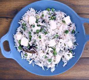 Masaledar Matar Paneer Rice