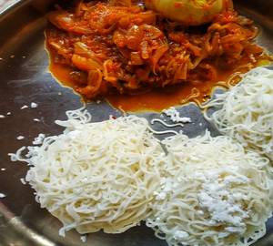 3 Iddiyappam egg curry