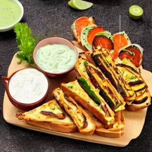 Tandoori Mayo Paneer Toast
