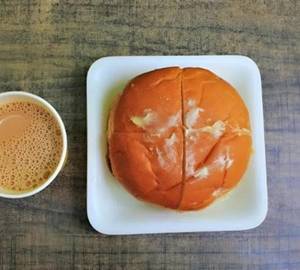Chai With bun muska bread