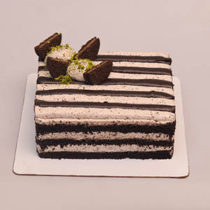 Oreo Cake - 500 Gm
