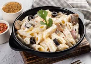 White sauce pasta
