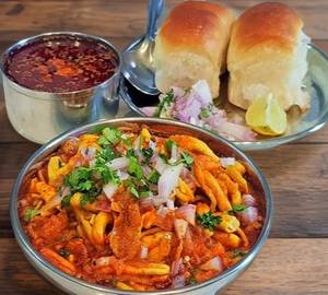 Misal pav with 2 pav