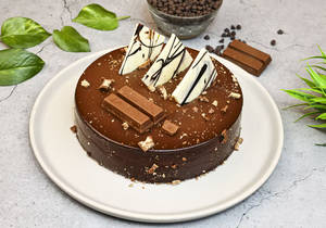 Eggless kitkat cake  [ 1 kg ]