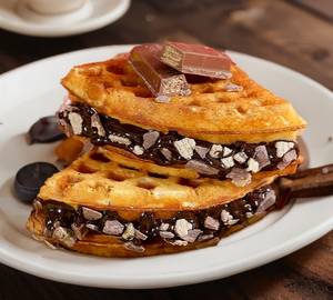 Kitkat loaded waffle