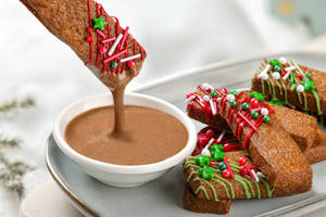Gingerbread Cookies with Spiced Dulce dip