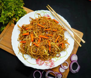 Veg Hakka Noodles