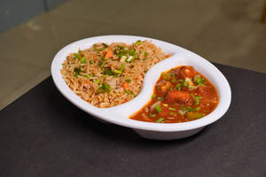 Fried Rice With Chilli Paneer Gravy