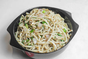Hakka Noodles ( 300 ML )