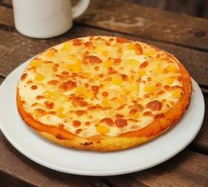 Cheese and corn pizza