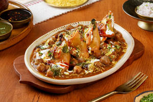 Samosa Chaat [Serves 1]