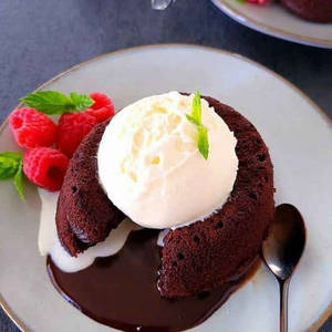 Choco Lava Cake With Ice Cream