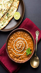 Lachha Paratha With Dal Makhani
