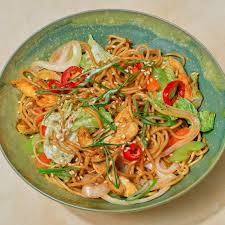 Pan Fried Noodles Chicken