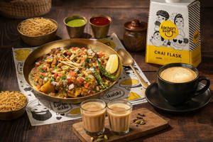Delhi Ki Mashoor Cycle Wali Kachori, With Aloo Chana With Chai/coffee