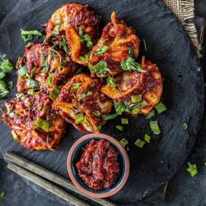 Veg Schezwan Masala Momos [8 Pieces]