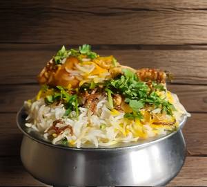 Hyderabadi Chicken Dum Biryani [Servers 1]