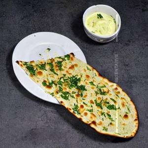Cheese garlic naan