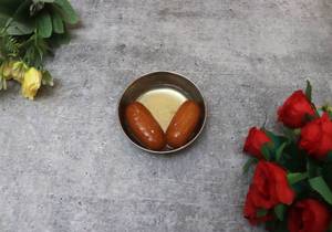 Gulab Jamun Long [1 Plate, 2 Pieces]