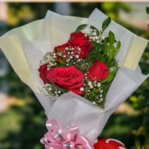 5 RED ROSE BOUQUET