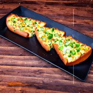 Vegetable cheese garlic bread