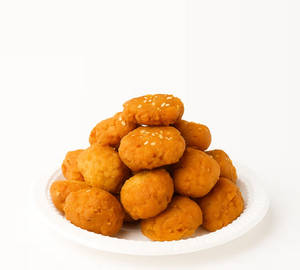 Khajoori Matthi (sweet) (groundnut Oil)