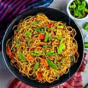 Hot Garlic Paneer Schezwan Noodles
