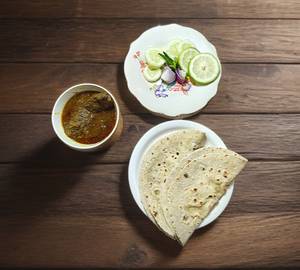 2 Tawa Roti With Chicken Curry (2 Pieces)