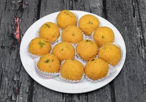 Plain Besan Laddu