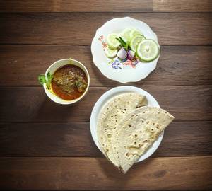 2 Tawa Roti With Mutton Curry (2 Pieces)