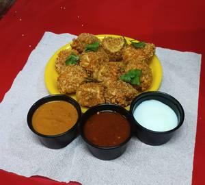 Veg paneer kurkure momos