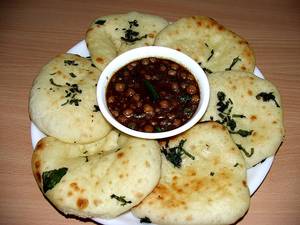 Chhooley Kulcha (2 Kulcha + Chhooley)