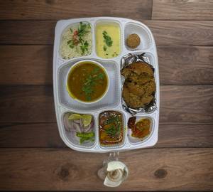 2Bati Mung Udad Dal Kadi Besan Gataa Salad Batrmillk Chatnyi