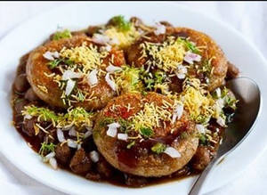 Jain Aloo Tikki With Choley