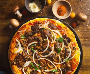 Kadai Mushroom Pizza