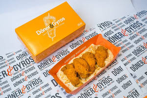 Zatar Chicken Wings & Hummus