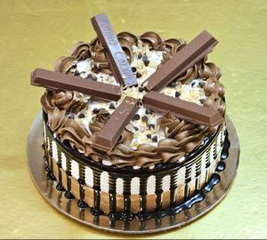 Kit Kat Cake