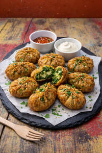 FREID - Palak Paneer Momos