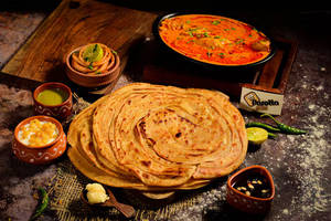 Butter Chicken Combo With 1 Lachha Paratha