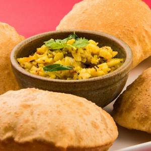 Poori-Aloo Bhujia Mini Meal