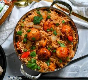 Veg garlic manchurian rice