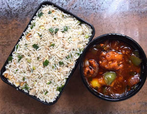 Veg Fried Rice With Chilli Chicken[2P] Combo Bowl
