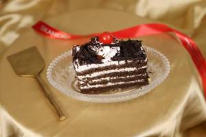 Black Forest Pastry 100g