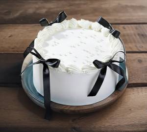 Classic Pearl & Ribbon Cake (500Gms)